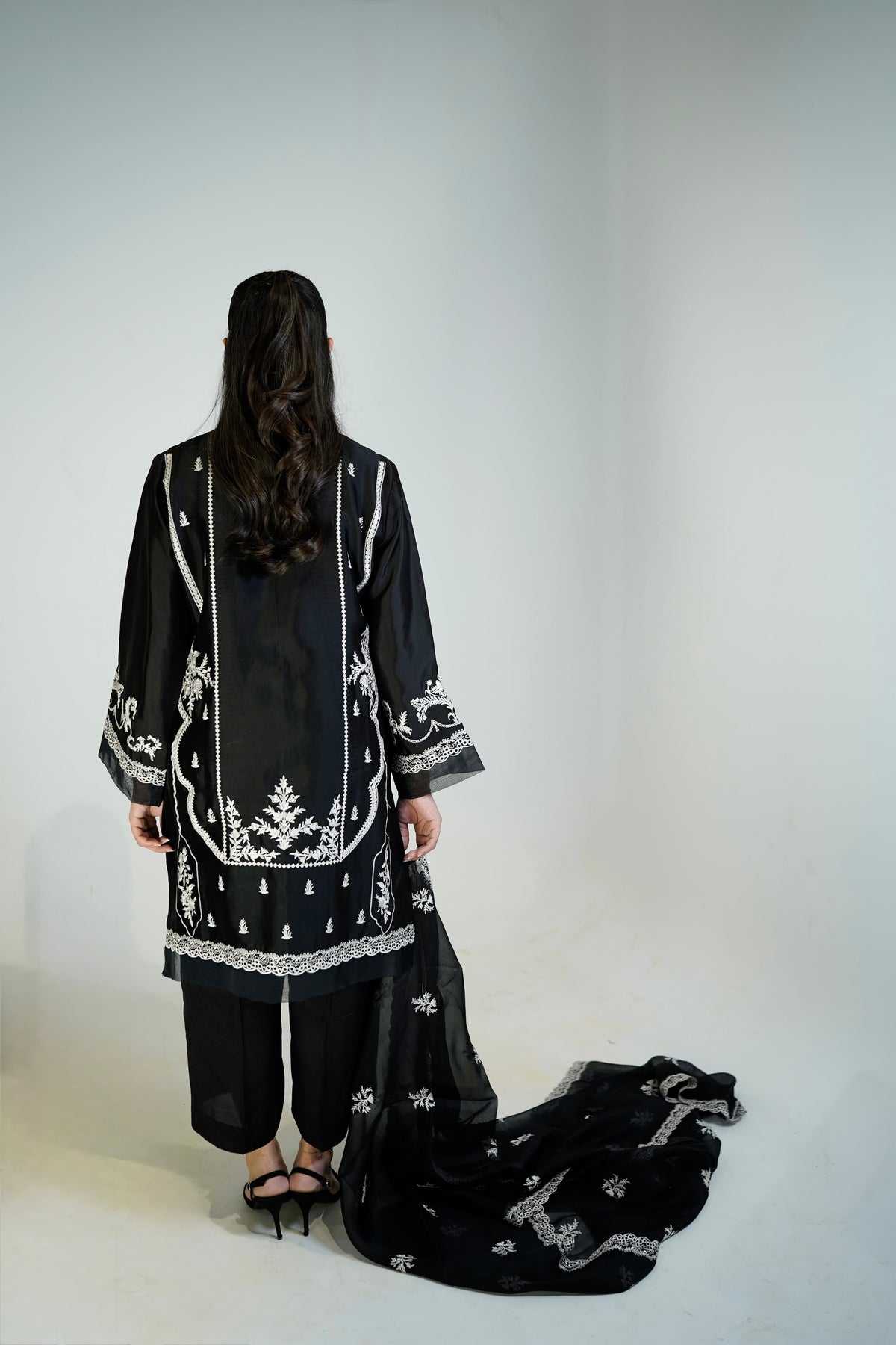 CLASSIC BLACK SHEESHA SILK 3-PIECE SUIT